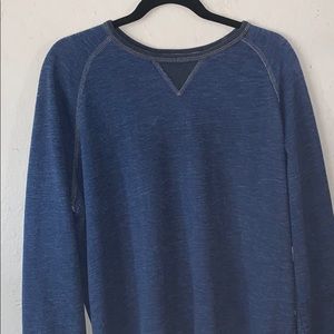 American Eagle crew neck sweater